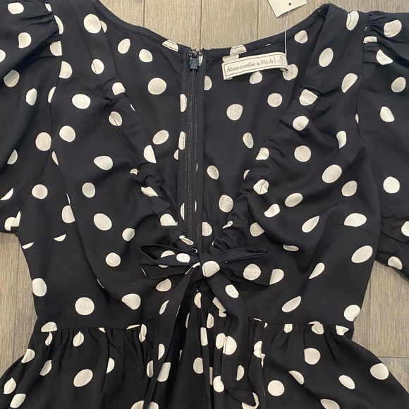 NWT Abercrombie & Fitch Cinch-Front Mini Dress Black/White - Picture 3 of 7